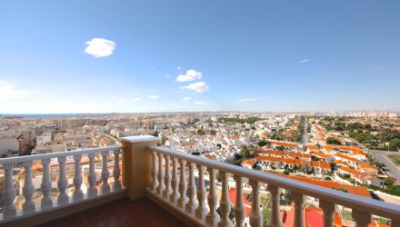 12th floor 4 bedroom apartment in Aldea del Mar in Torrevieja